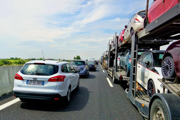 traffic jam bottleneck